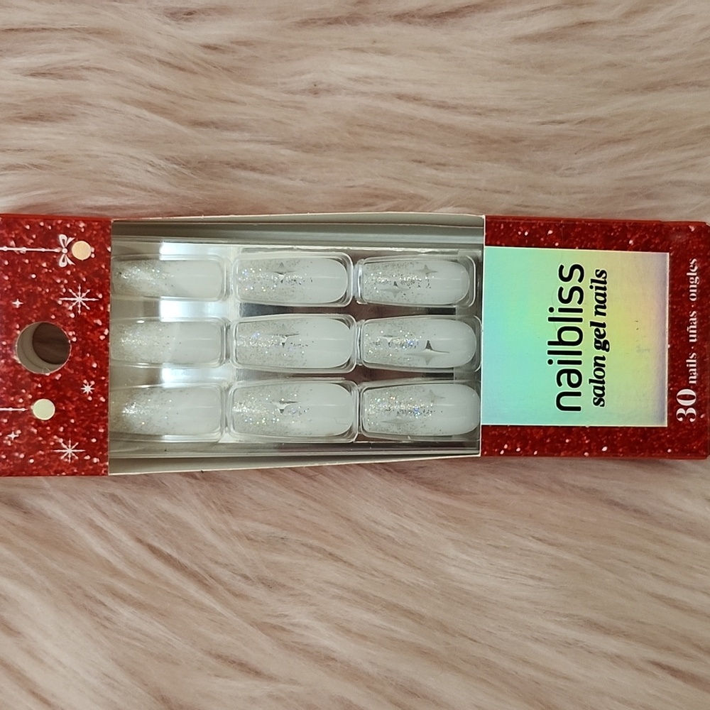 Brand New NAILBLISS SALON GEL NAILS-L